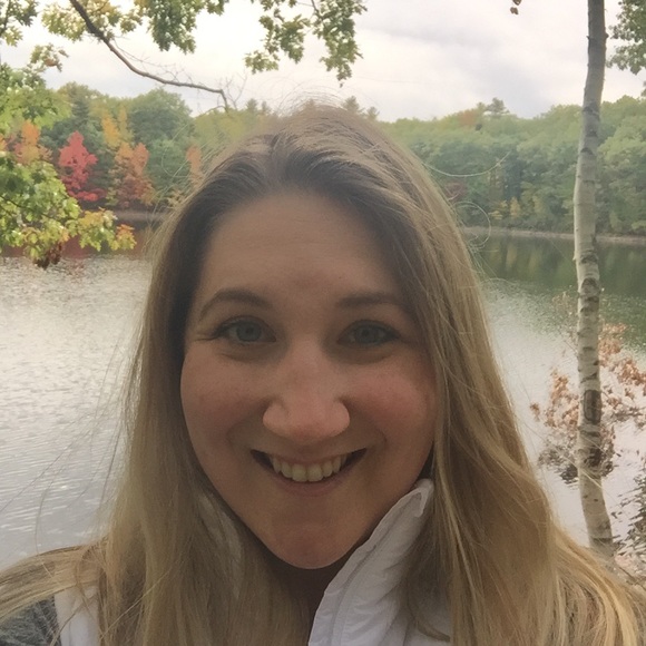 Meet your Posher, Heidi - Picture 4 of 5